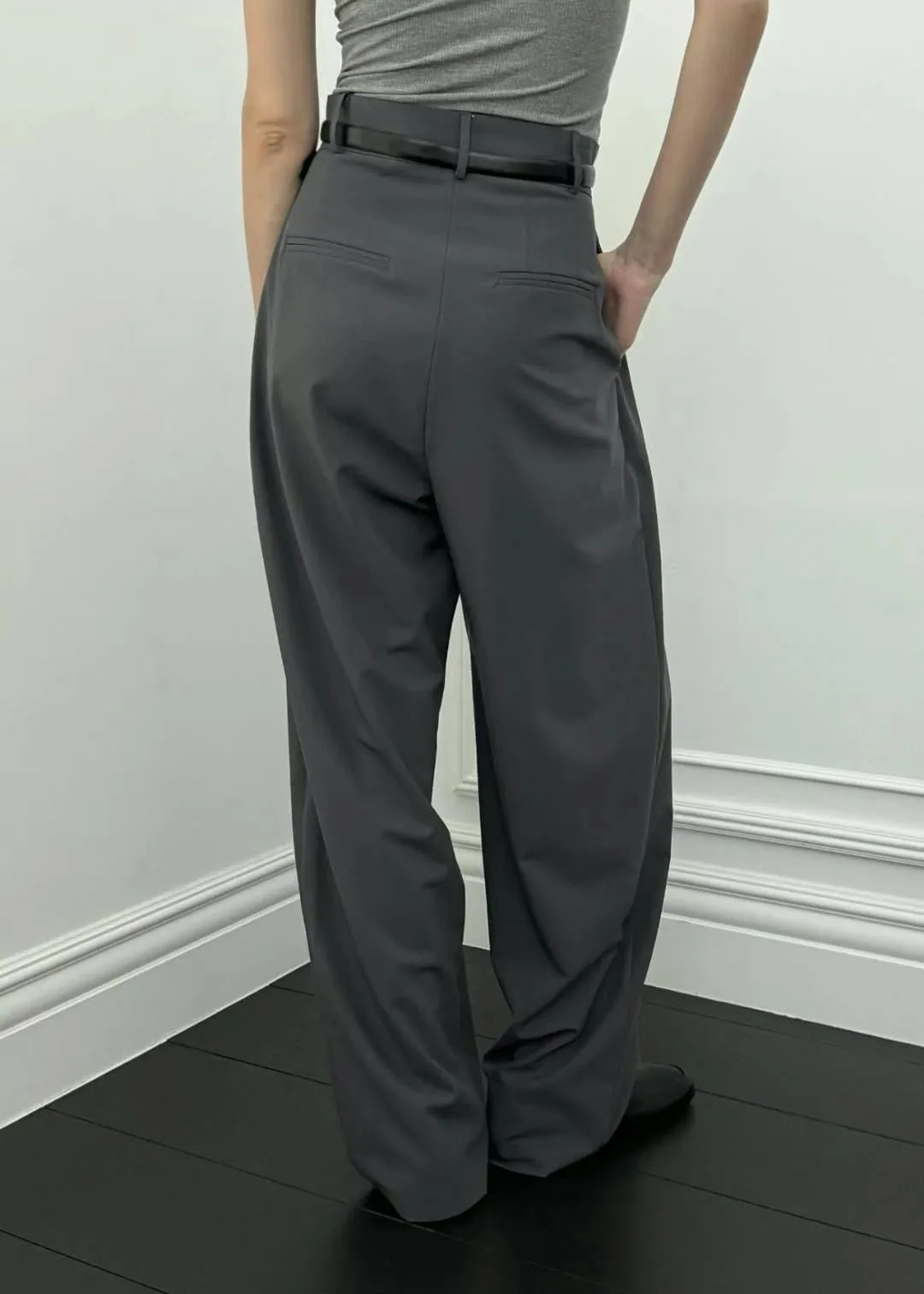 10 PO | 1024088 High Rise pleated trousers
