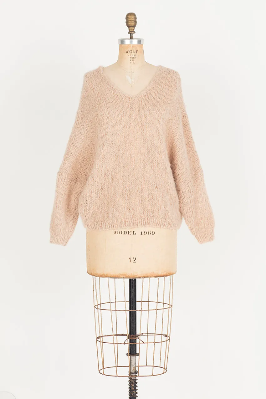 Hand knit batwing V neck sweater (Alpaca) - Nude