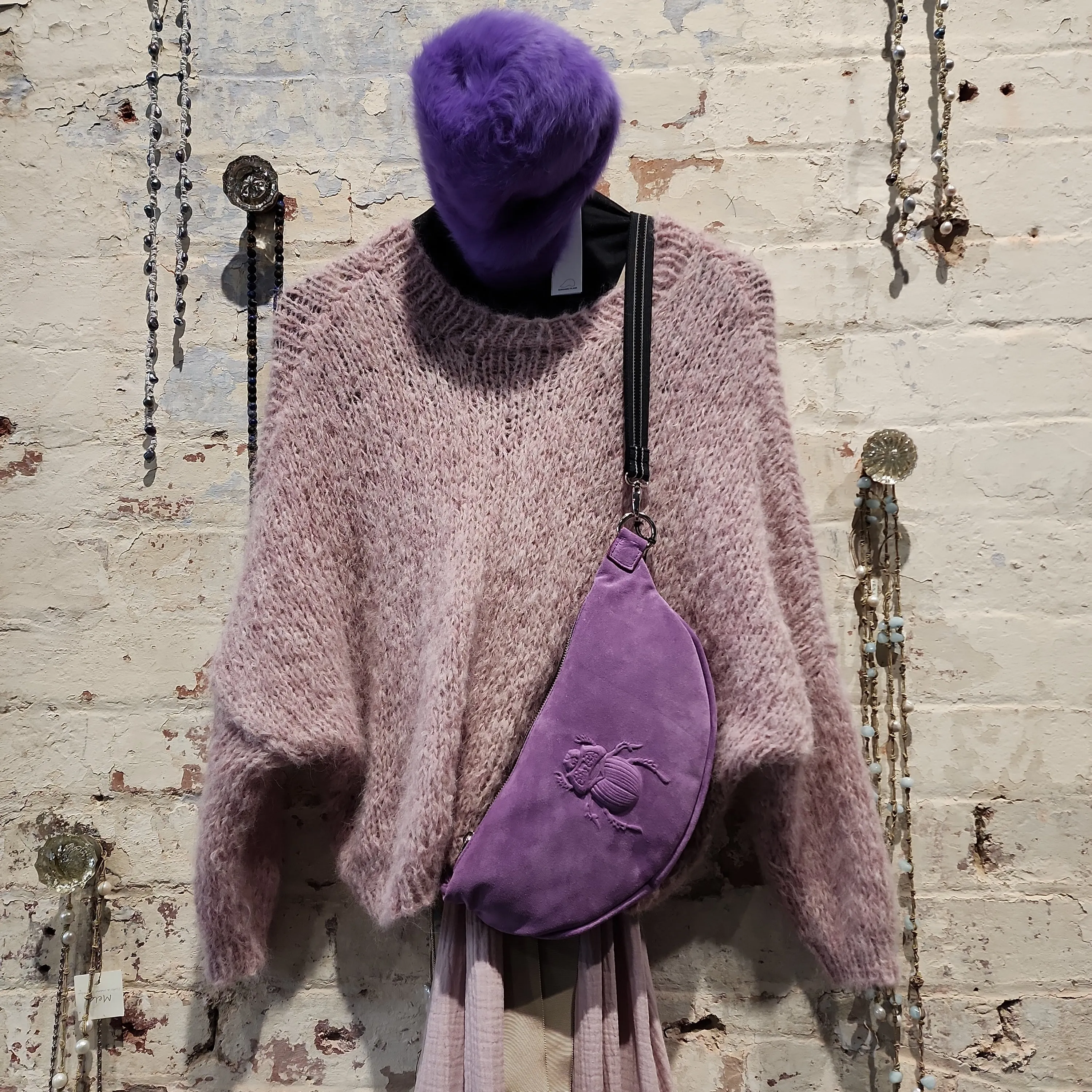 Hand knit batwing V neck sweater (Alpaca) - Nude