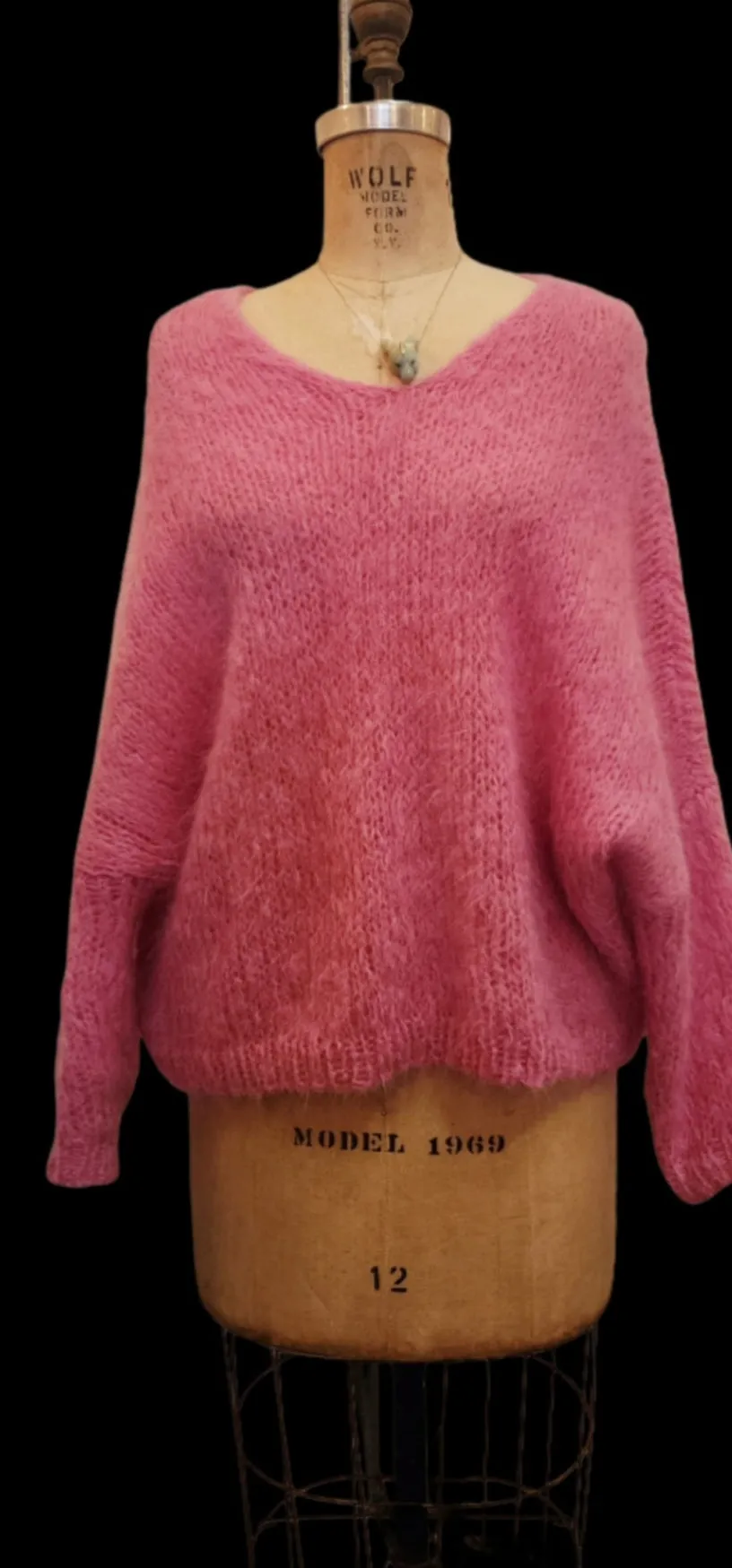 Hand knit batwing V neck sweater (Alpaca) - Nude