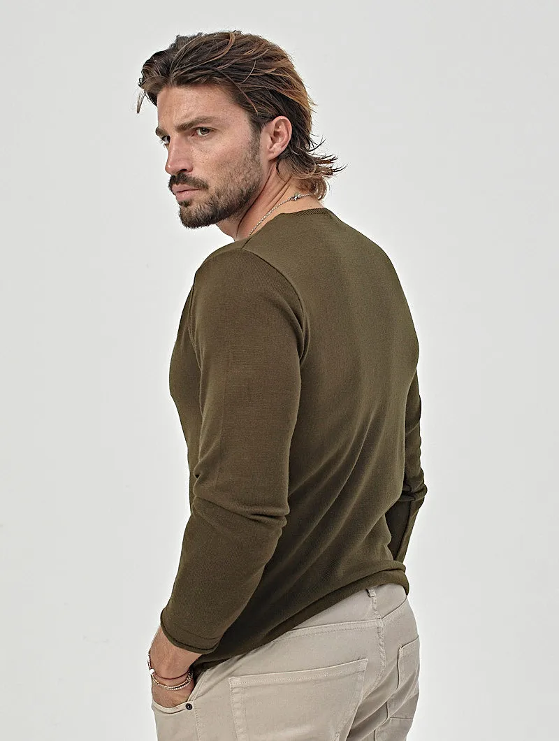 MARCEL V-NECK SWEATER IN GREEN