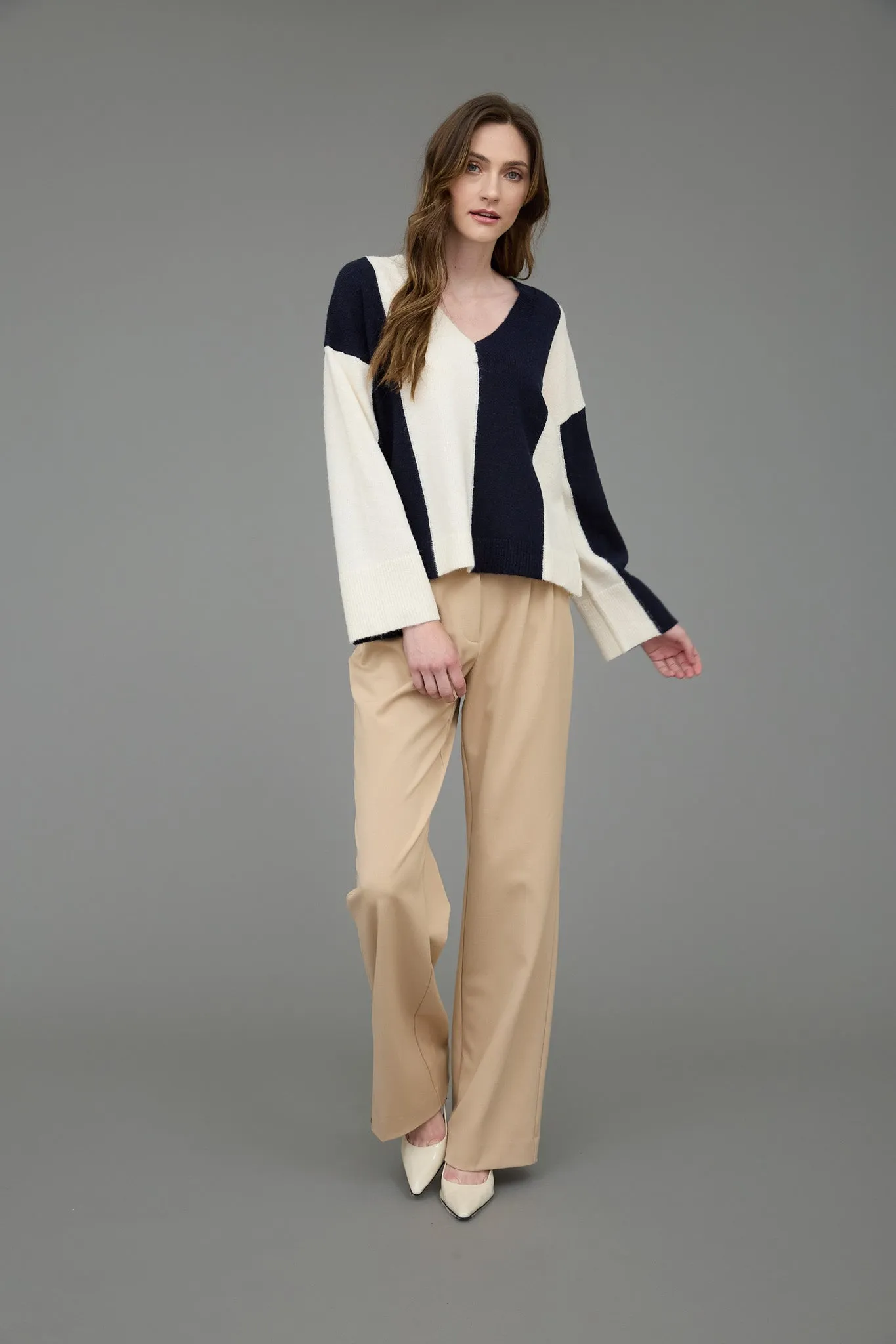 WIDE STRIPE V NECK PULLOVER SWEATER